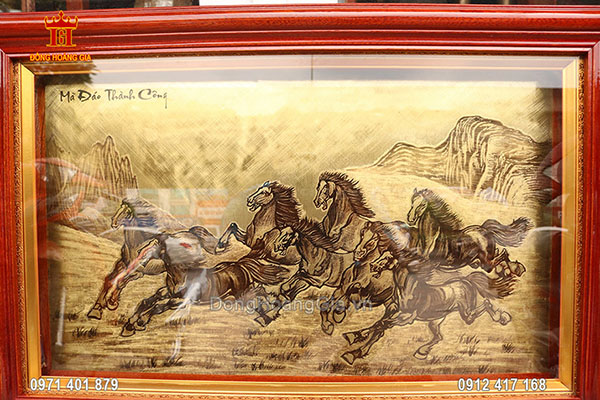 Vào thời chiến tranh, ngựa mang tin chiến thắng từ chiến trận trở về nên nó là biểu tượng cho may mắn, tài lộc